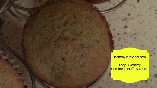 Easy Blueberry Cornbread Muffins #PAMSmartTips #ad ~ MommyTalkShow.com