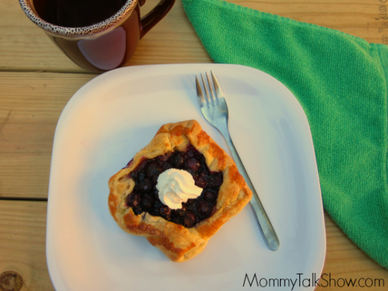 Simple Blueberry Puff Pastry Recipe ~ MommyTalkShow.com