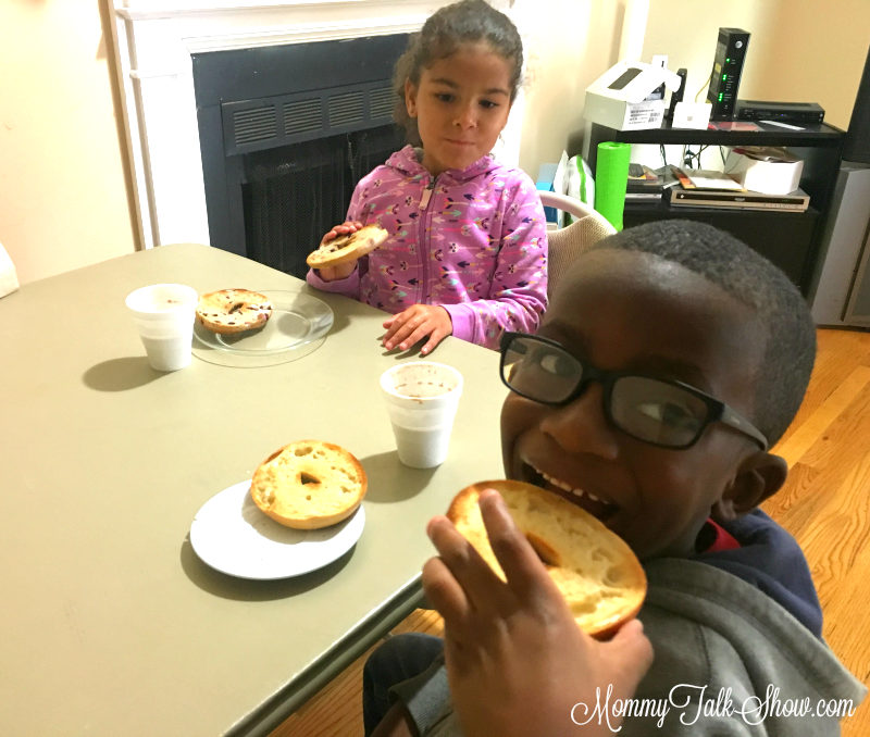 Our Yummy Morning Play Date With Friends & Einstein Brothers Bagels